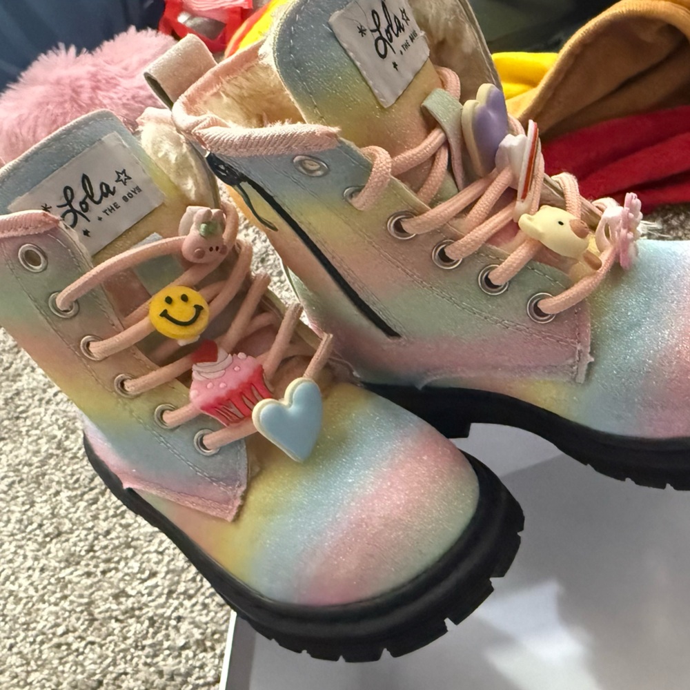 WORN ONCE!!! Lola + The Boys🌈🦄🫧
Ombré multi-colored Lace Up Combat boots